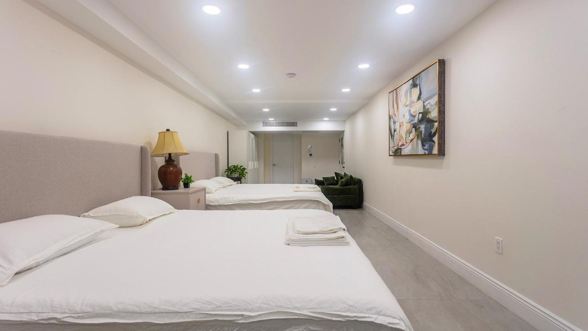 Little Manhattan 5 Min Walk To Times Square Private Bathroom World Cup 2026 Ready Homestay *