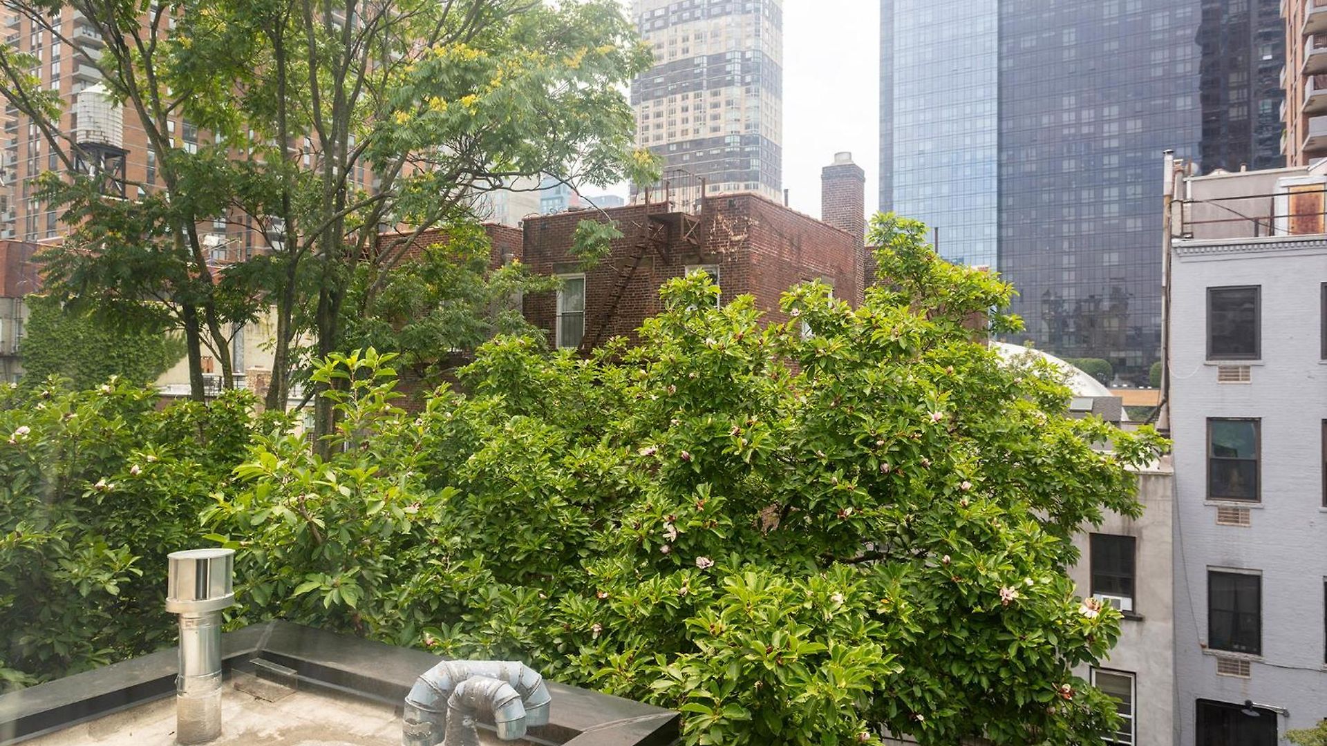 Little Manhattan 5 Min Walk To Times Square Private Bathroom World Cup 2026 Ready Homestay New York