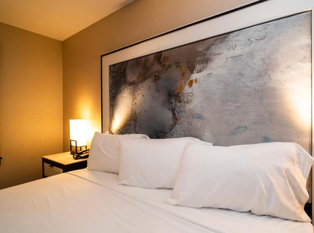 Nova Bronx Hotel