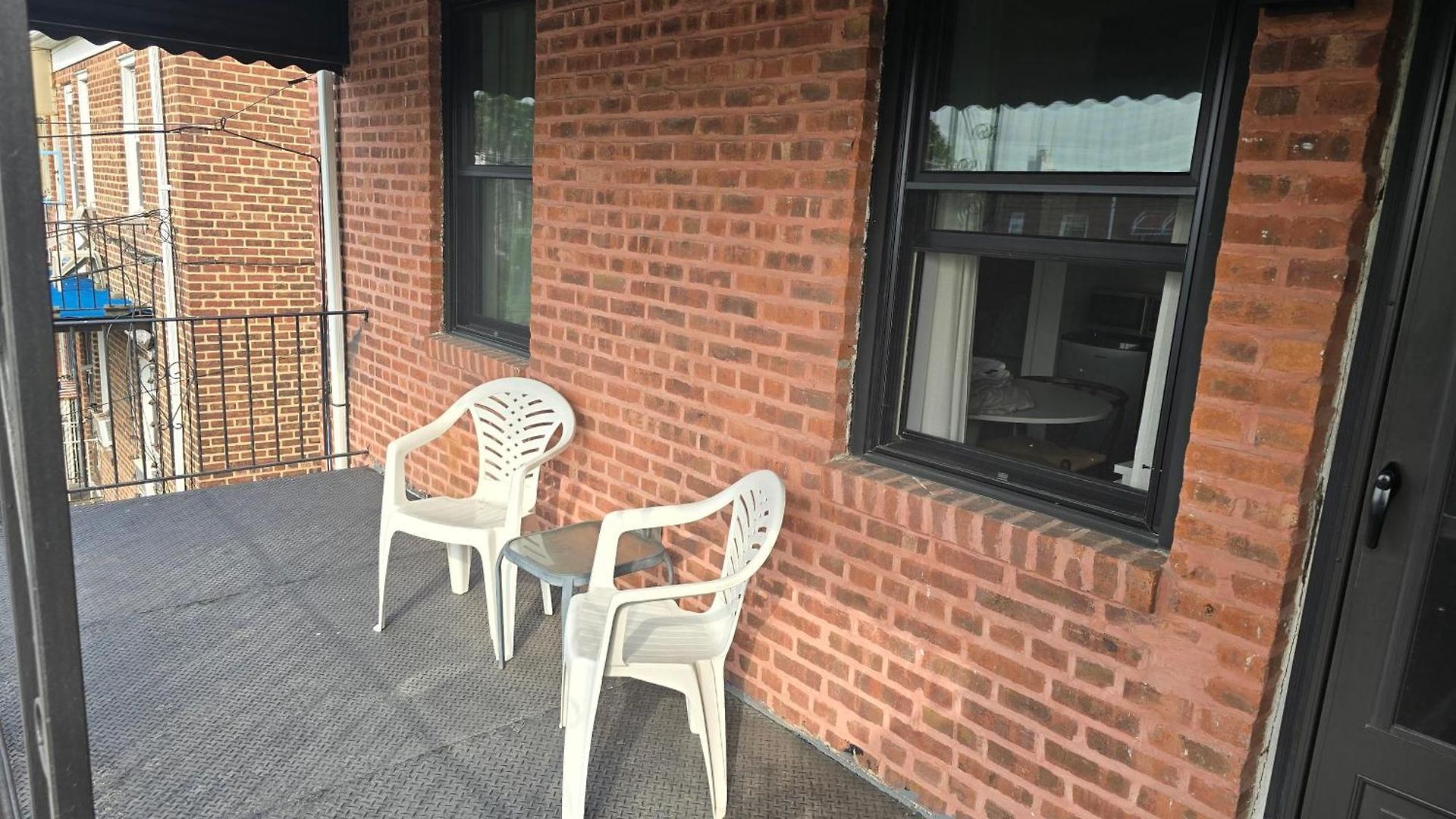 Astoria, Steps Away From Manhattan 3*