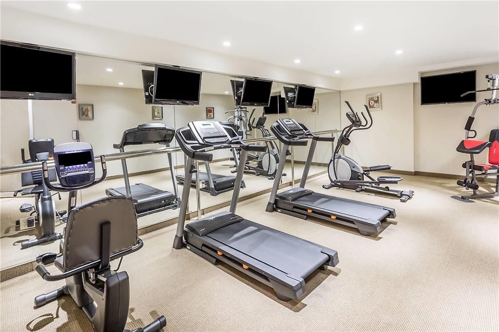 Hotel Ramada By Wyndham Flushing Queens