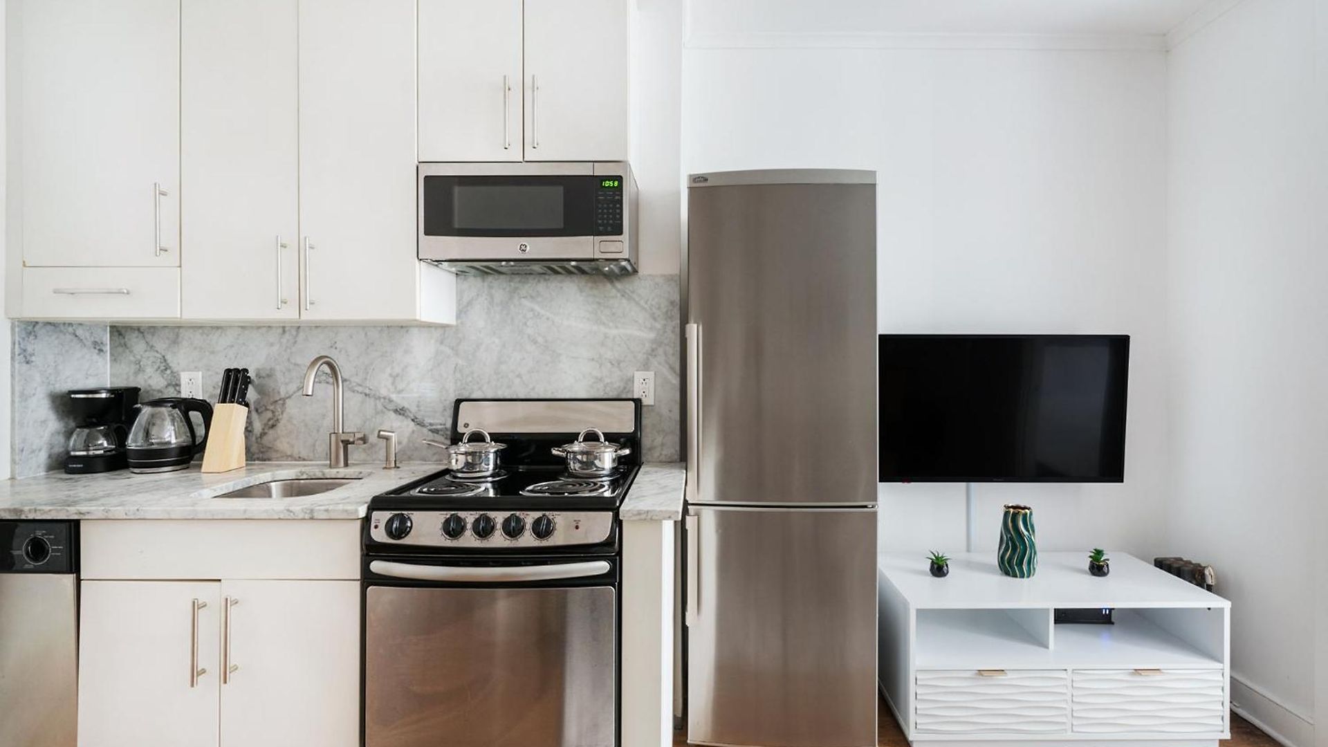 1 Bedroom Gem In Prime Location Of Nyc Apartment New York