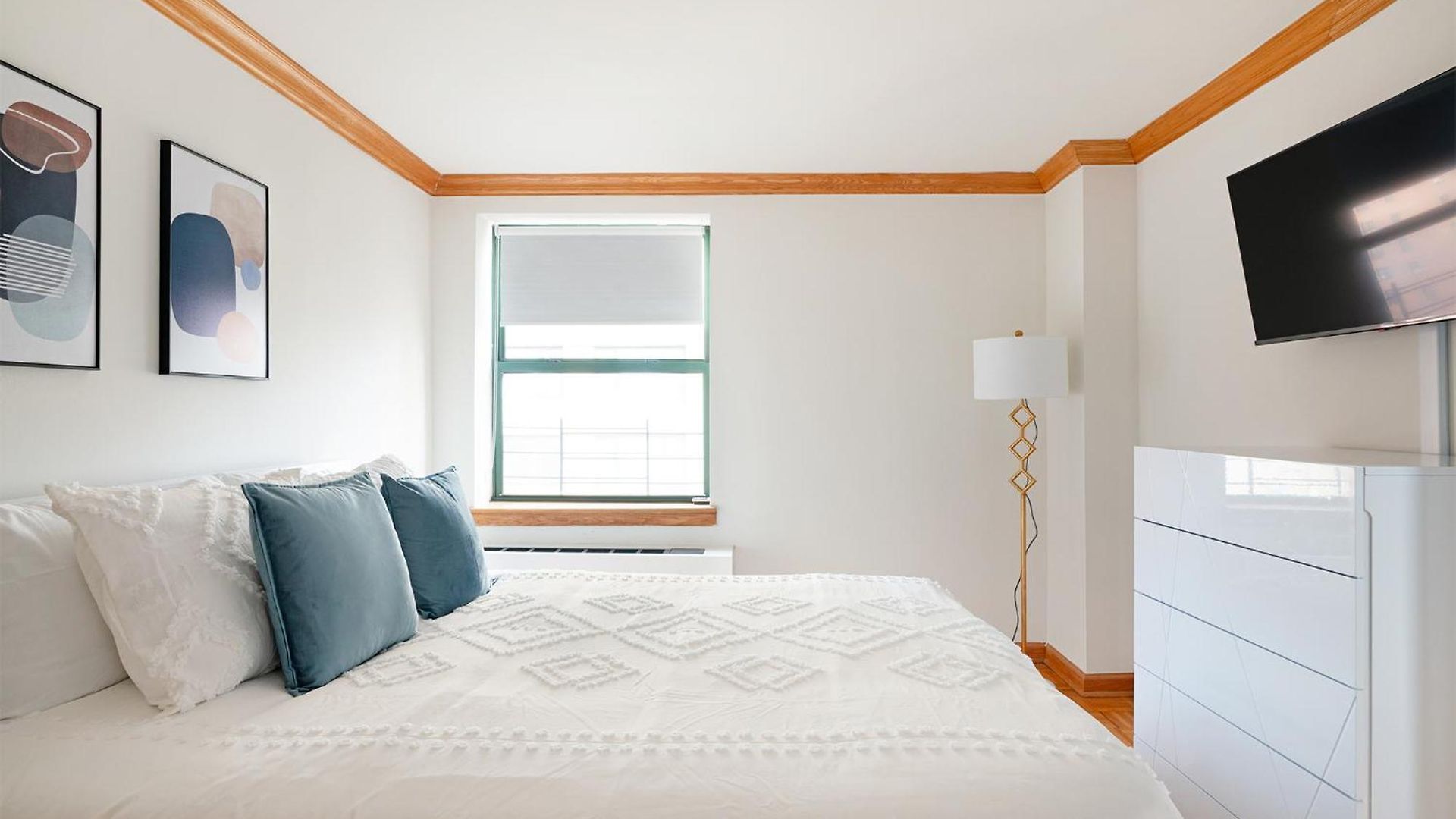 Apartment Contemporary 2 Bed 2 Bath Bright And Sunny New York