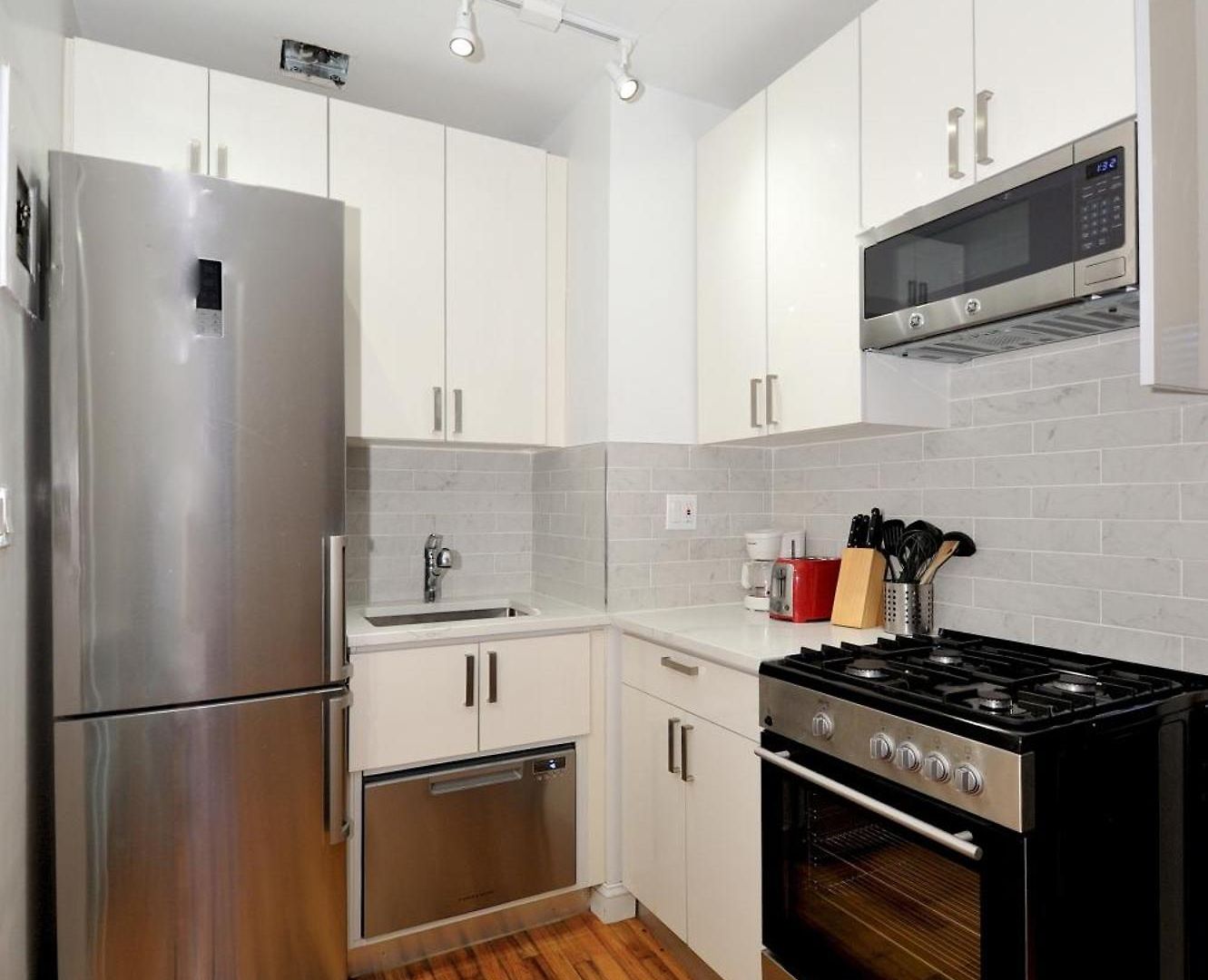 Comfy 1 Bed 1 Bath In Nyc New York