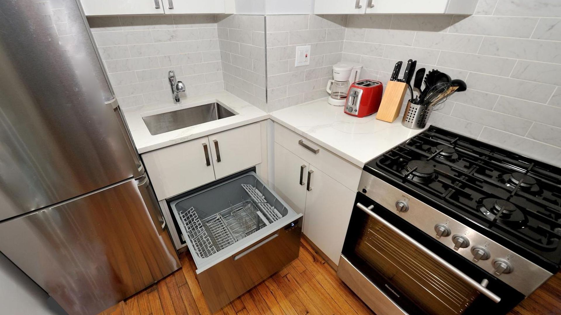 Comfy 1 Bed 1 Bath In Nyc *