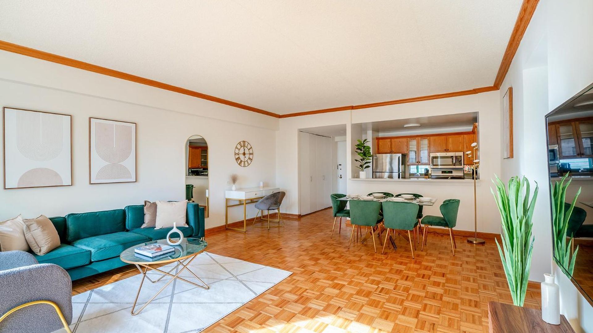 Contemporary 2 Bed 2 Bath Bright And Sunny New York