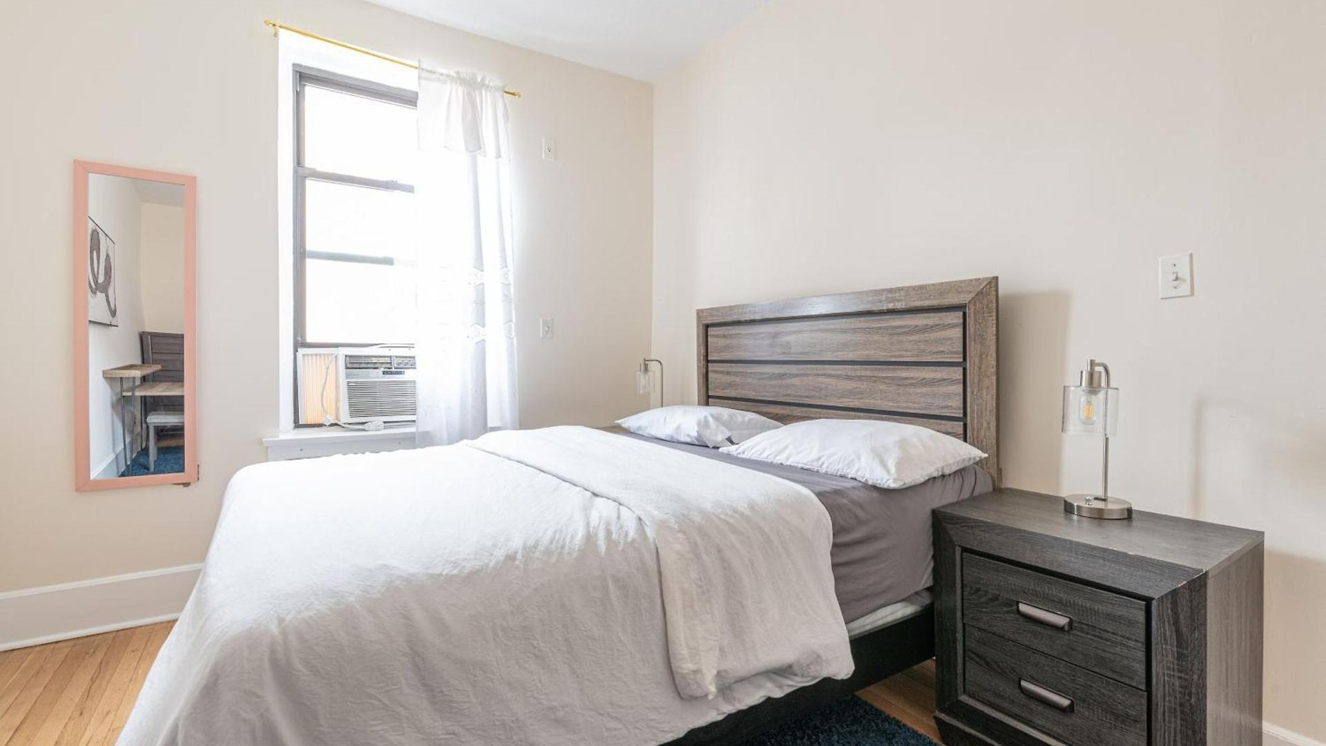 5 Bedroom 2 Bath Full Floor Midtown * New York