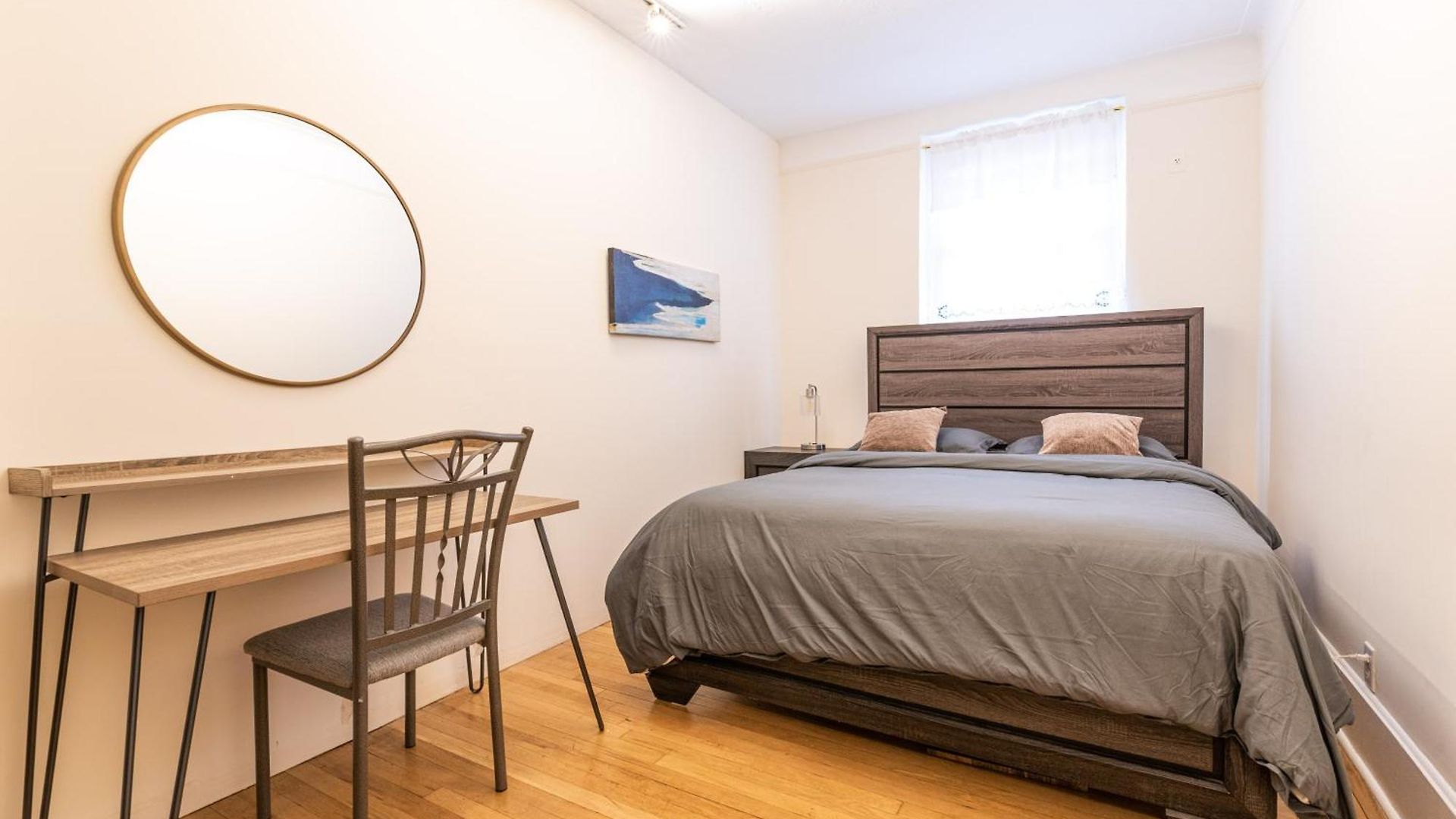 Apartment 5 Bedroom 2 Bath Full Floor Midtown