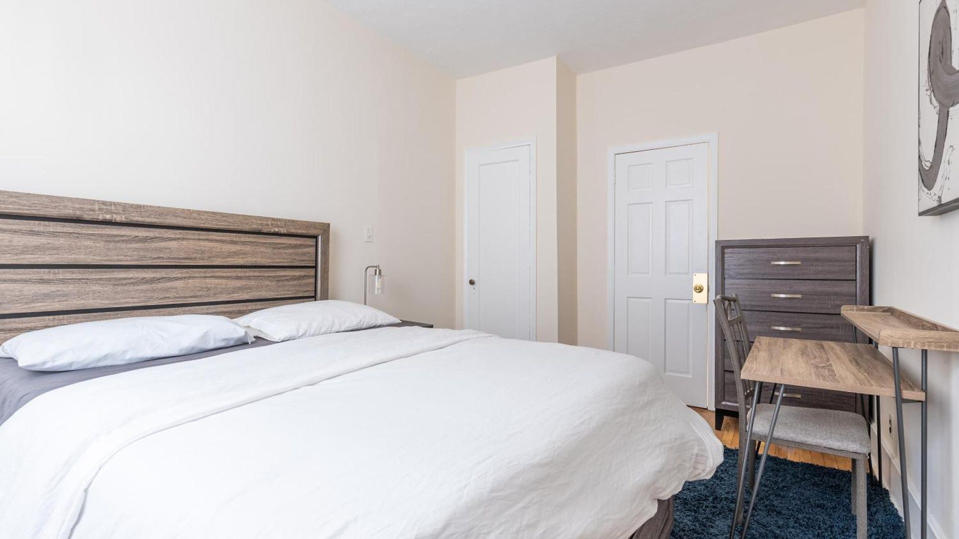 5 Bedroom 2 Bath Full Floor Midtown Apartment *
