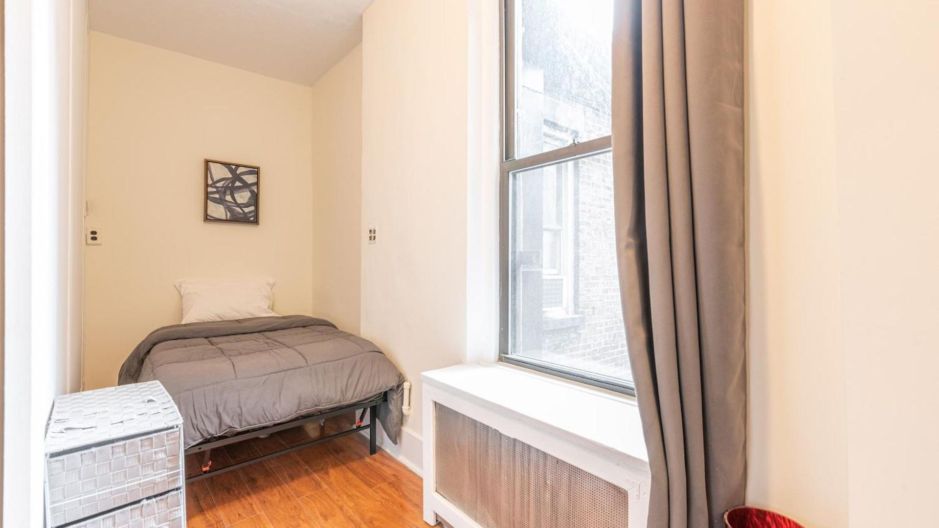 Apartment 5 Bedroom 2 Bath Full Floor Midtown *