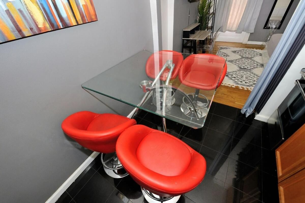Furnished 2 Bedroom In Lennox Hill, June To Aug 90 Days Required Apartment *