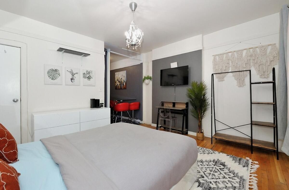 Apartment Furnished 2 Bedroom In Lennox Hill, June To Aug 90 Days Required *