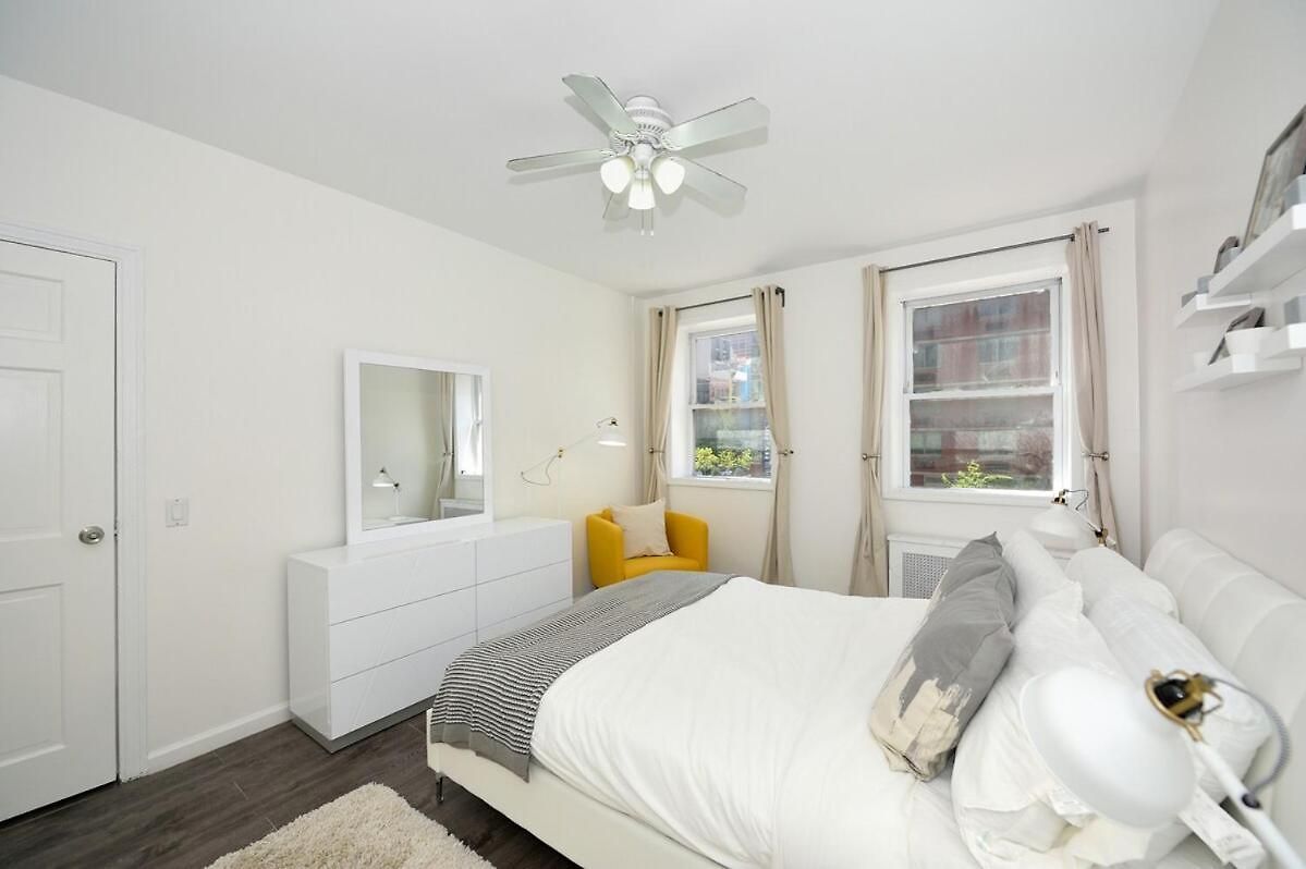 Amazing 4 Bedroom 1 Bth Laundry Dishwasher, June To Aug 90 Days Required * New York