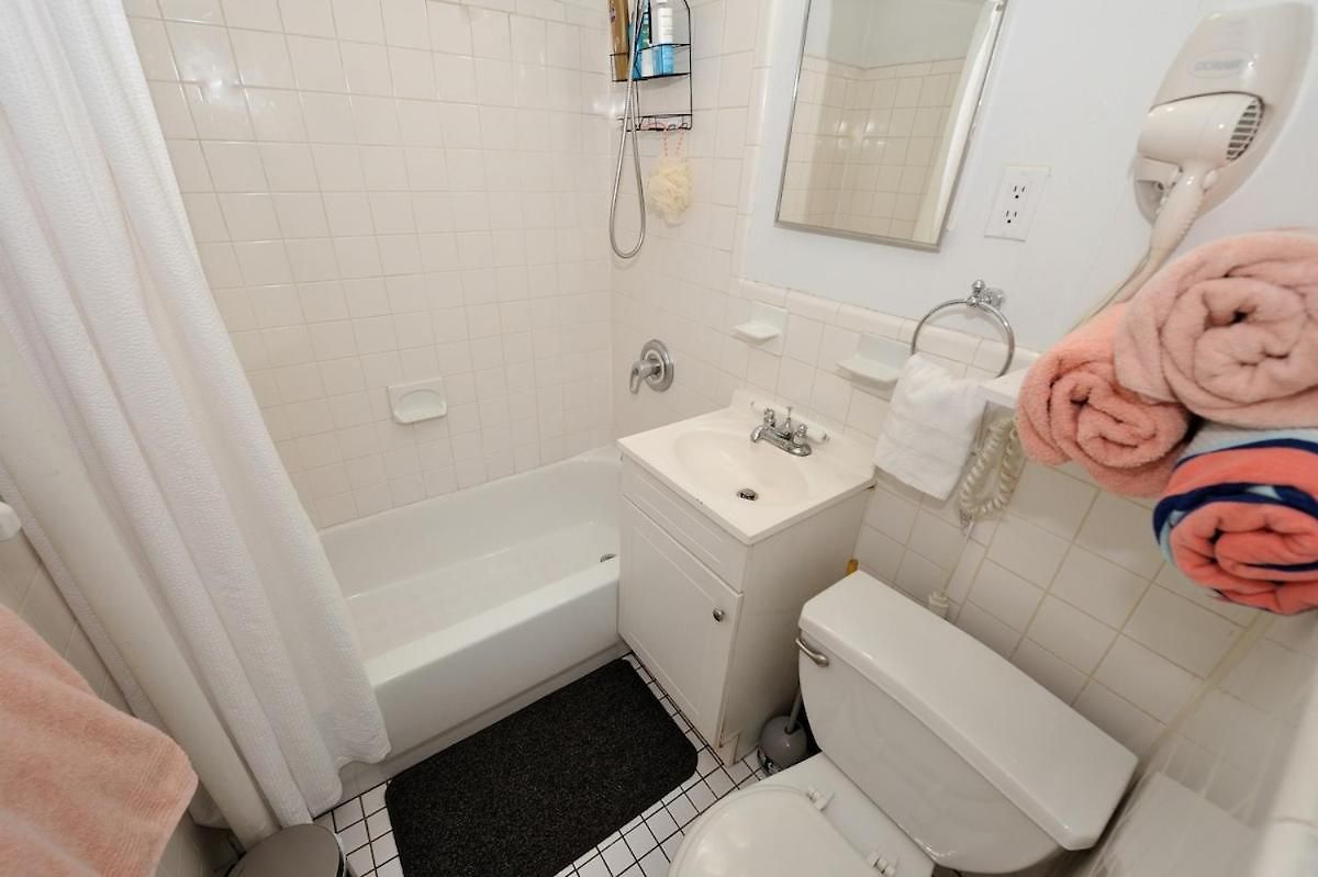 Prime Location Murray Hill! Grand Station!, June To Aug 90 Days Required Apartment *