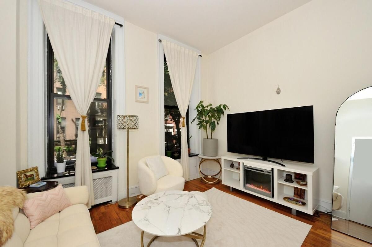 Prime Location Murray Hill! Grand Station!, June To Aug 90 Days Required New York