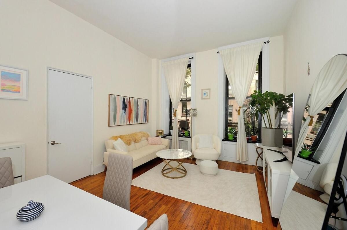 Prime Location Murray Hill! Grand Station!, June To Aug 90 Days Required Apartment