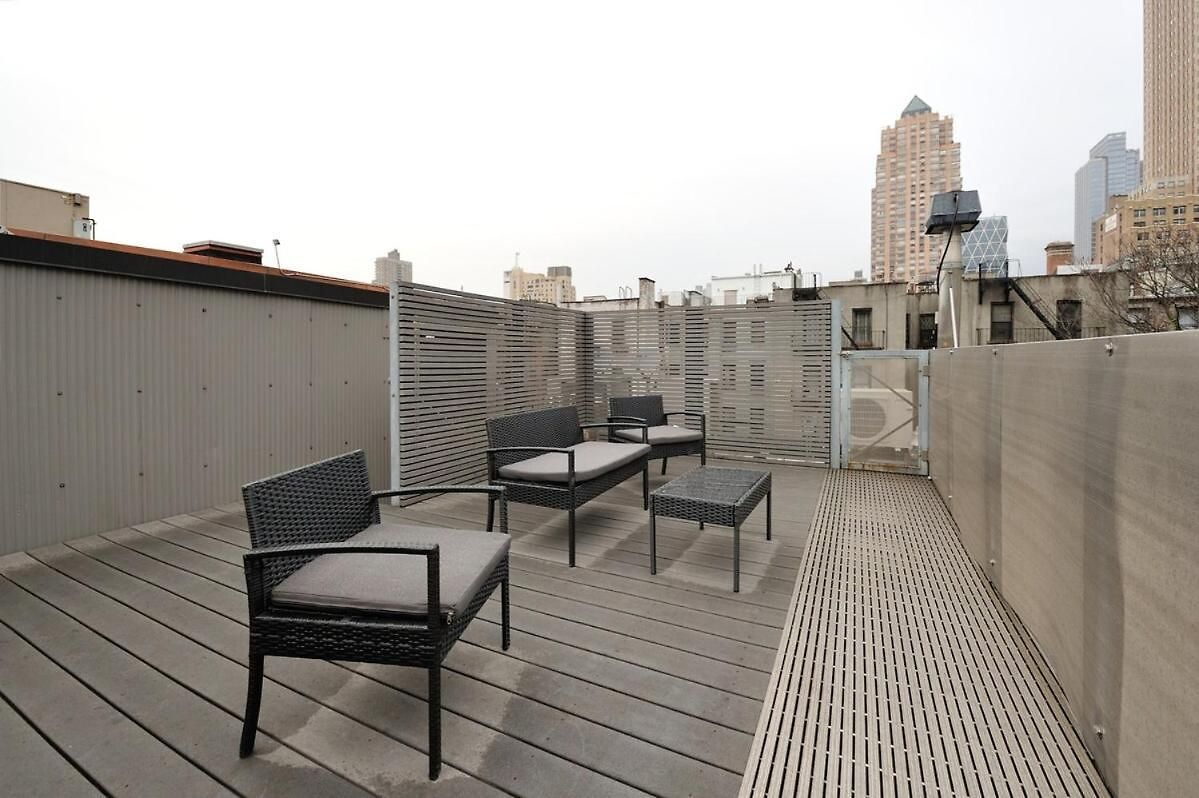 Apartment Spacious 2br 2ba With Rooftop Walk To Times Square, June To Aug 90 Days Required New York