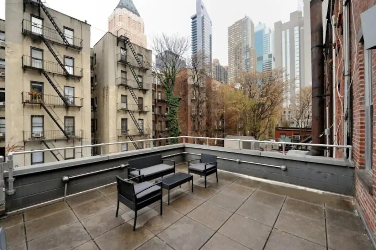 Spacious 2br 2ba With Rooftop Walk To Times Square, June To Aug 90 Days Required Apartment *