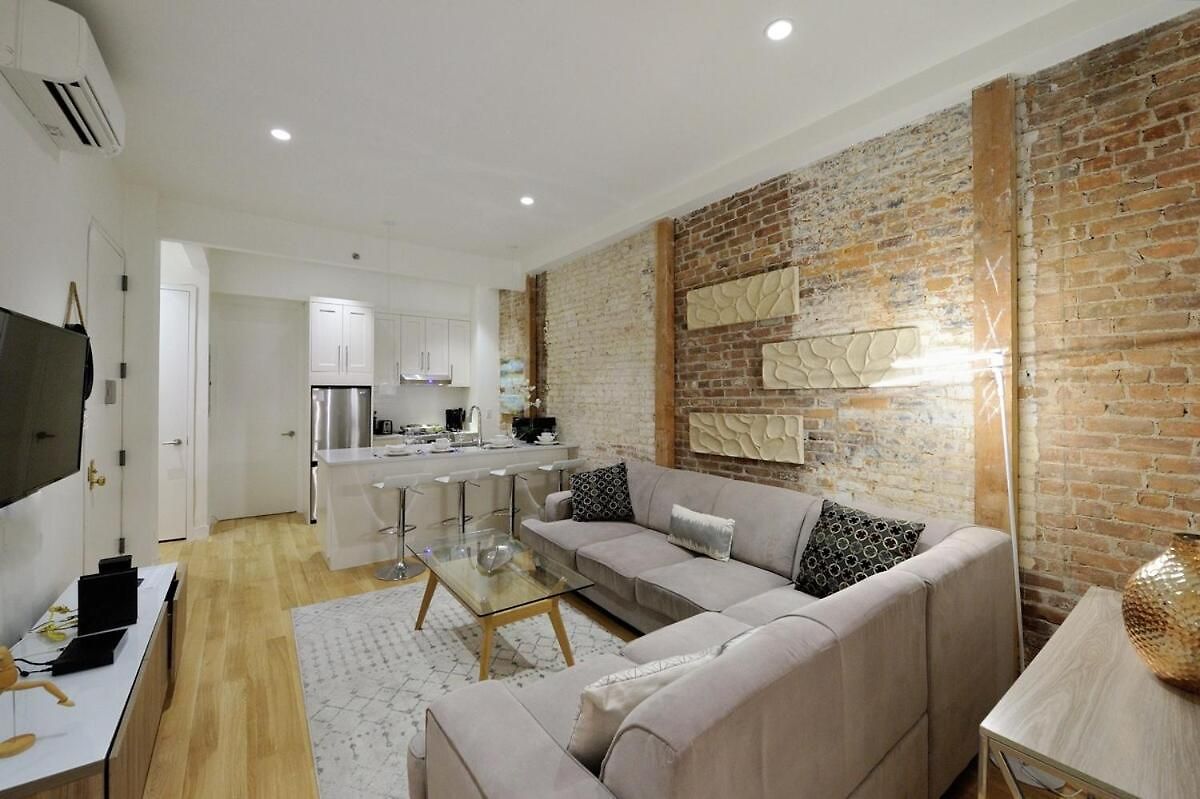 Spacious 2br 2ba With Rooftop Walk To Times Square, June To Aug 90 Days Required Apartment *