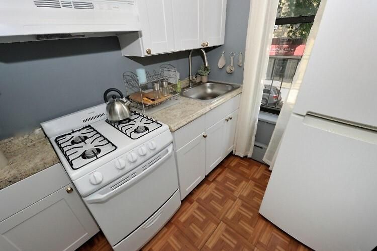 Cozy Near Park!, June To Aug 90 Days Required *
