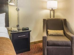 Comfort & Laguardia Airport Hotel 4*