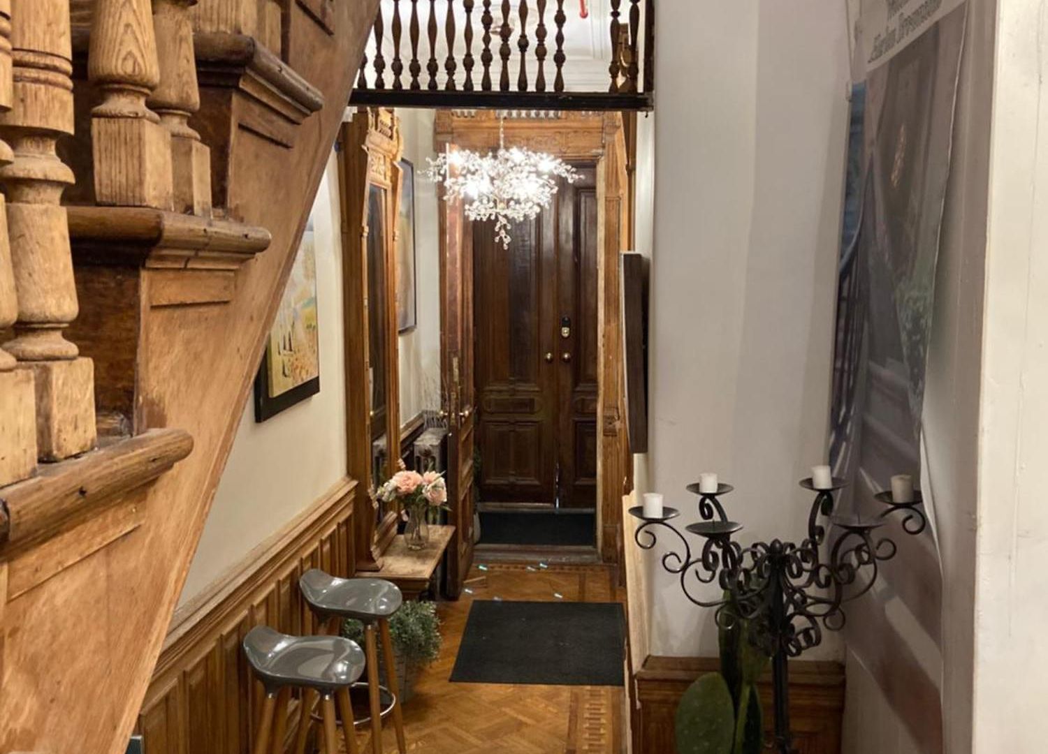 Apartment Harlem Brownstone *