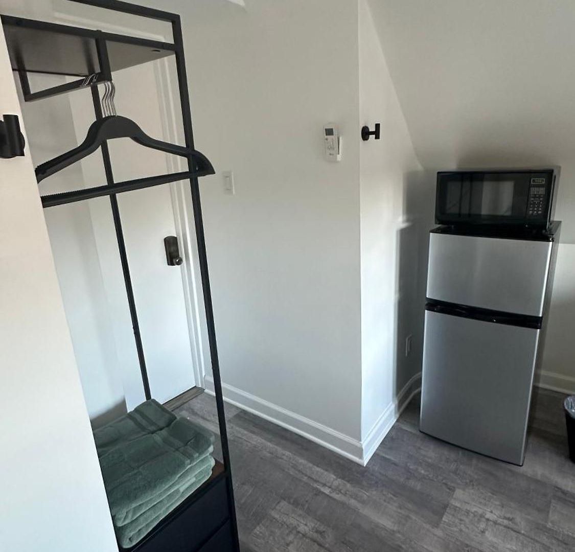 Modern & Cozy In Queens Near Train Station And Buses Homestay *