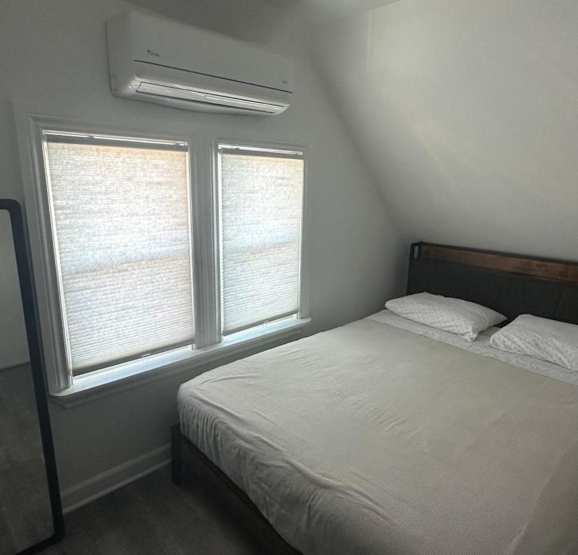 Modern & Cozy In Queens Near Train Station And Buses Homestay New York