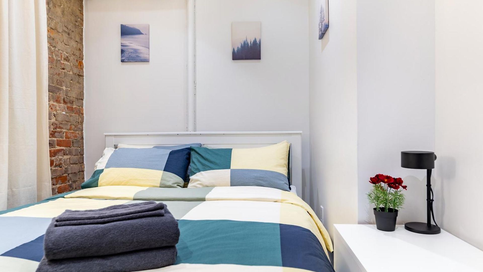 Apartment 2 Bedroom Luxury Unit In The Heart Of Manhattan