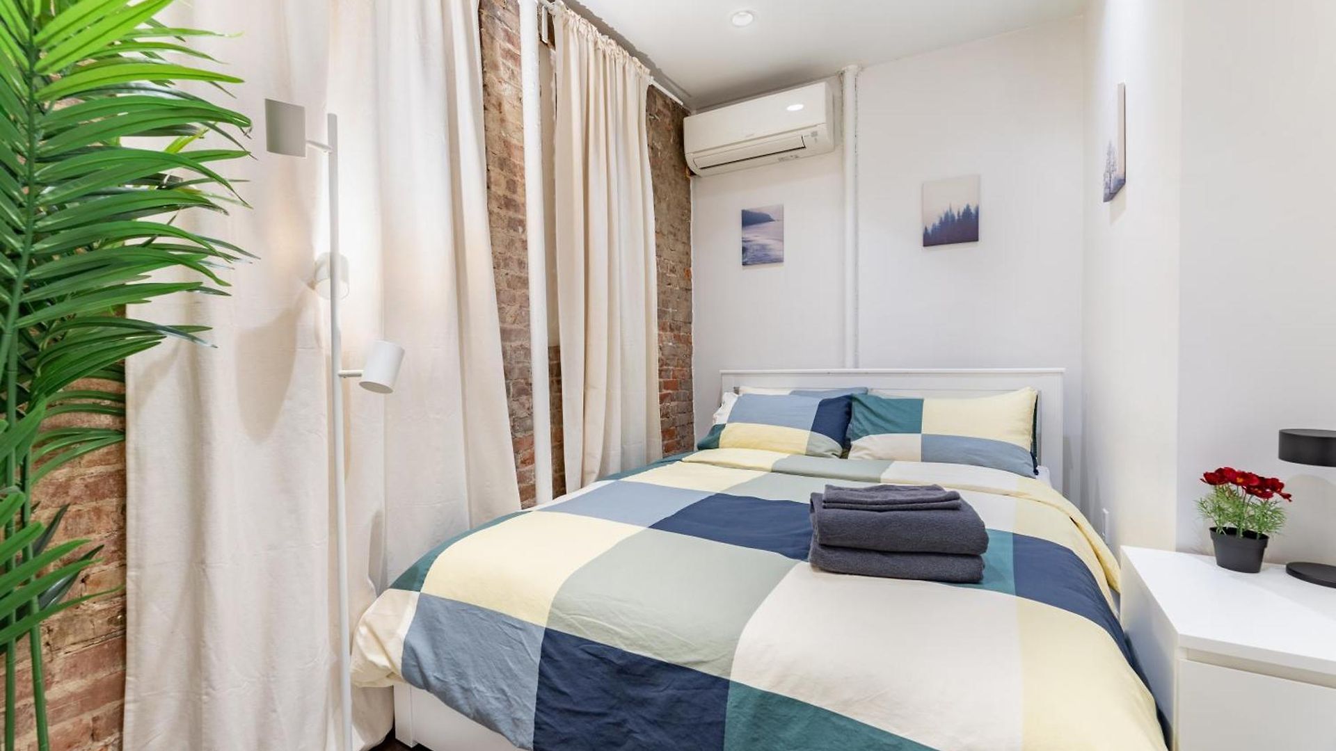 2 Bedroom Luxury Unit In The Heart Of Manhattan * New York