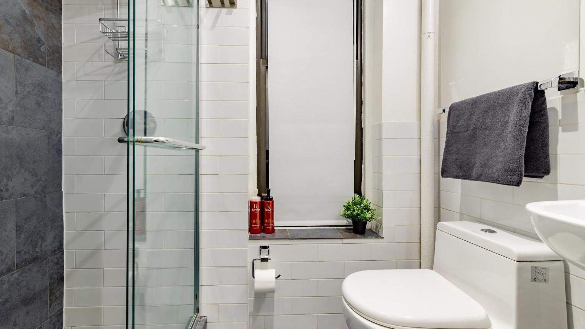 Apartment 2 Bedroom Luxury Unit In The Heart Of Manhattan