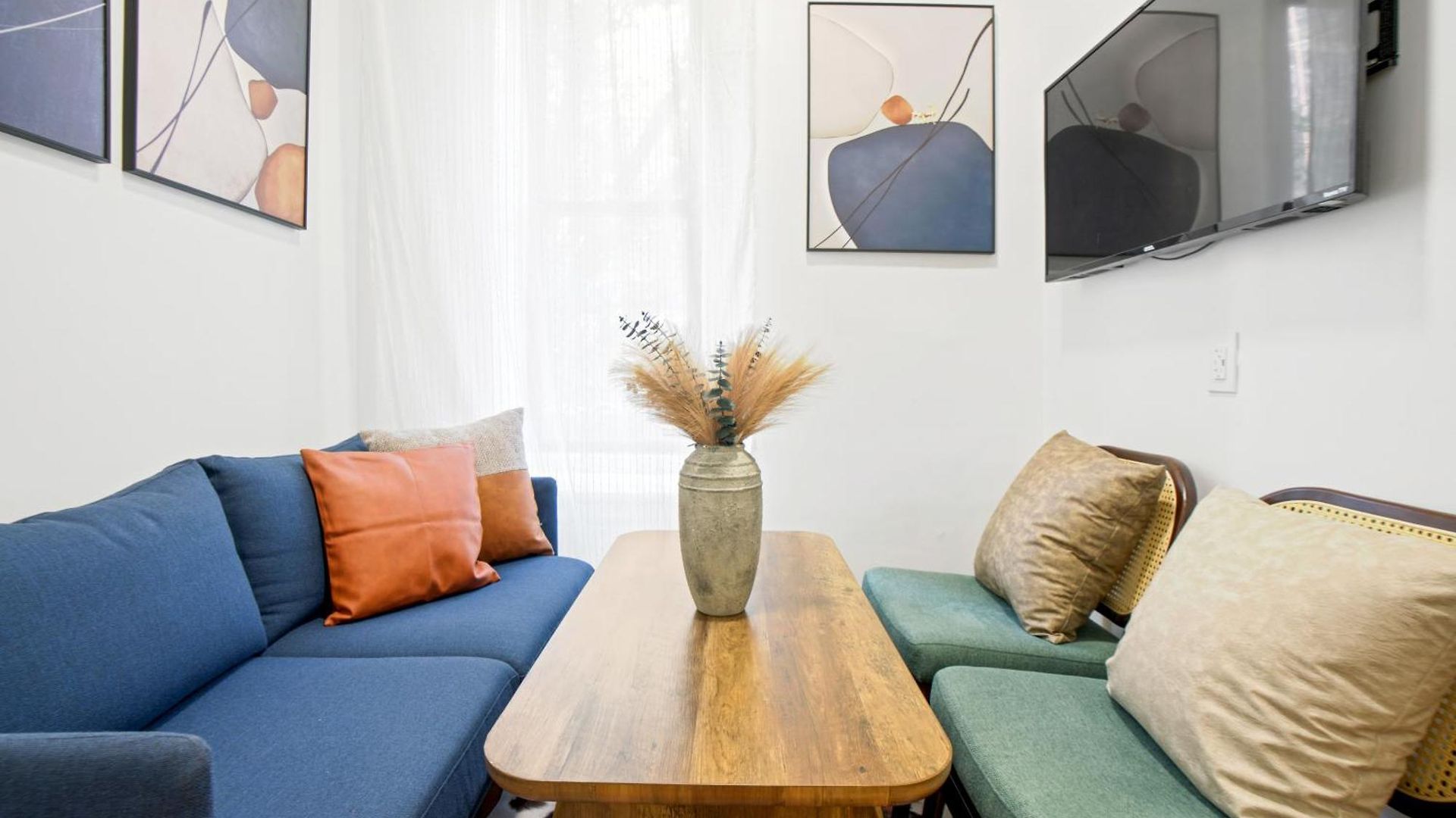 Upscale 2br *