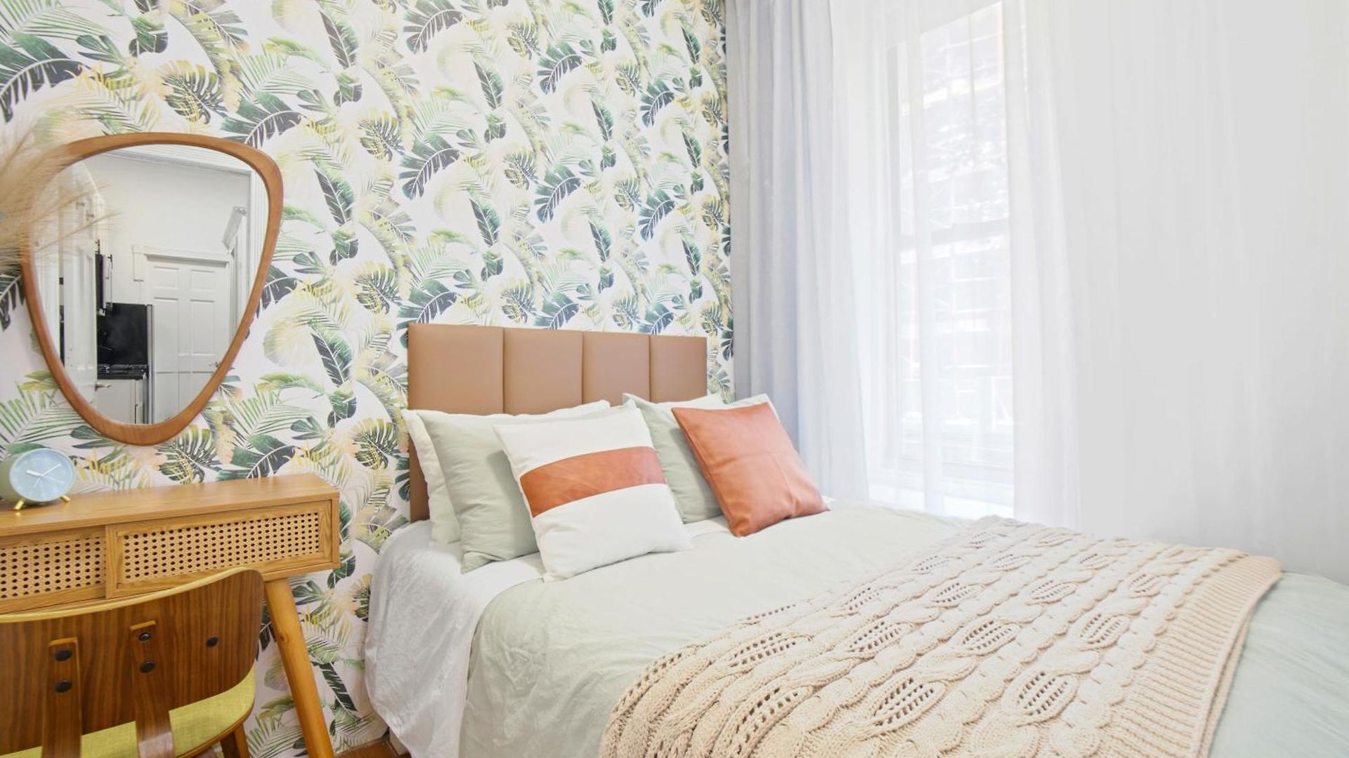 Upscale 2br Apartment New York