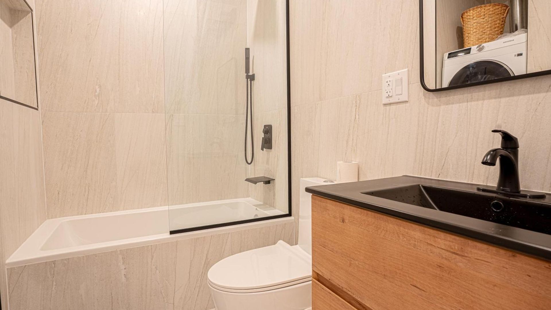 Chic & Modern 3br Retreat In The Heart Of Brooklyn Apartment *