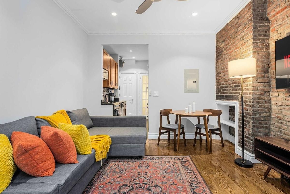 Lower East Side 2br With Private Patio New York