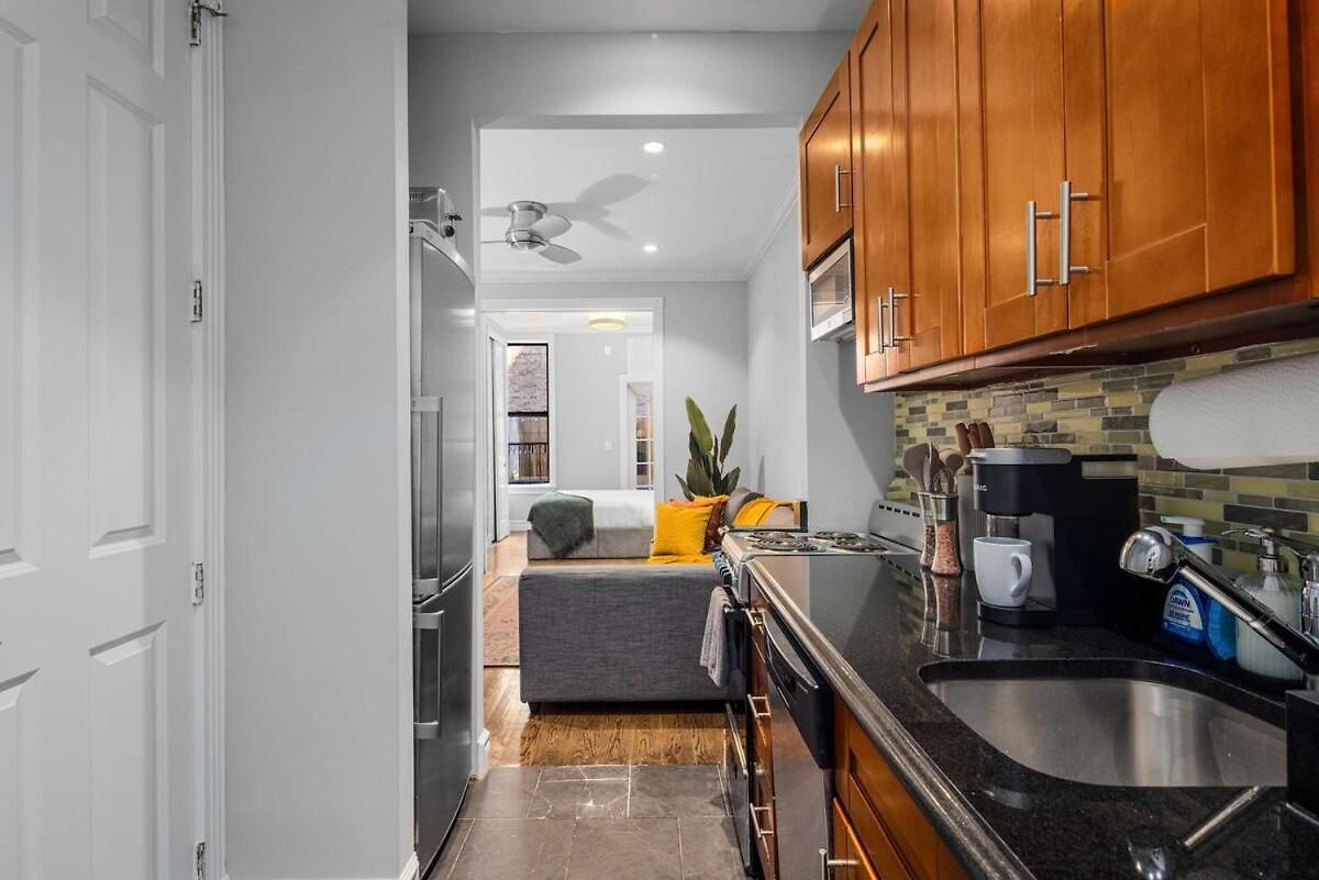 Lower East Side 2br With Private Patio Apartment