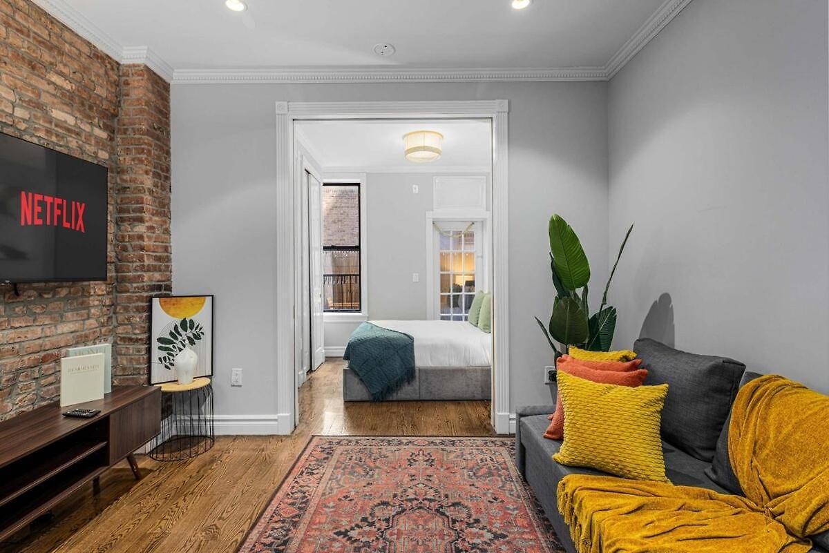 Apartment Lower East Side 2br With Private Patio New York