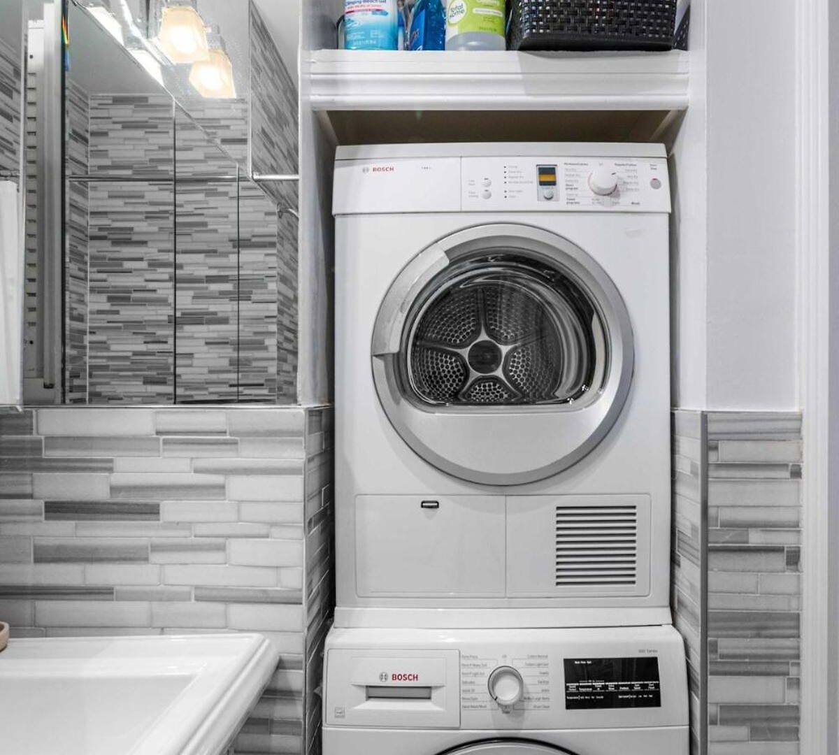 Lower East Side 2br With Private Patio Apartment *