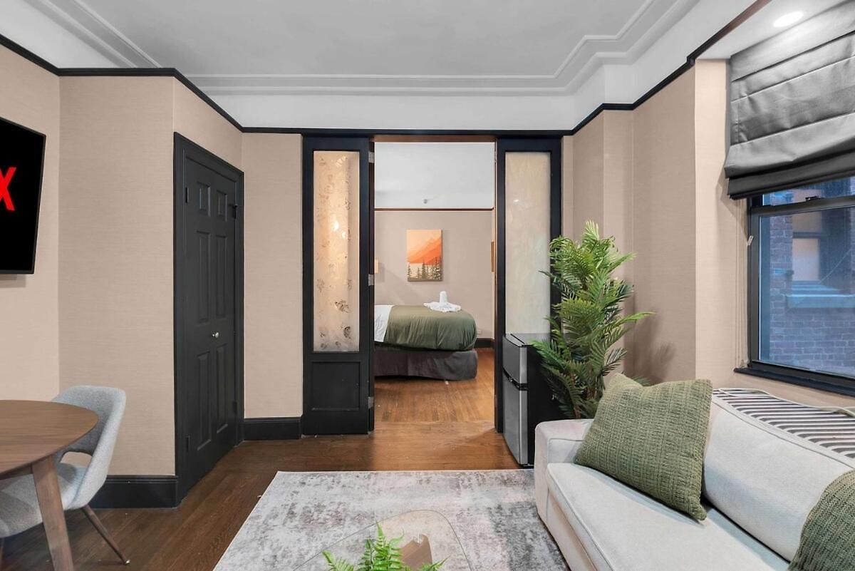 Unbeatable Location The Heart Of Nyc 1 Bdr W Gym *