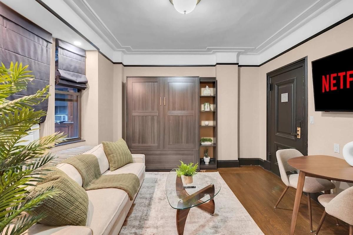 Unbeatable Location The Heart Of Nyc 1 Bdr W Gym Apartment New York