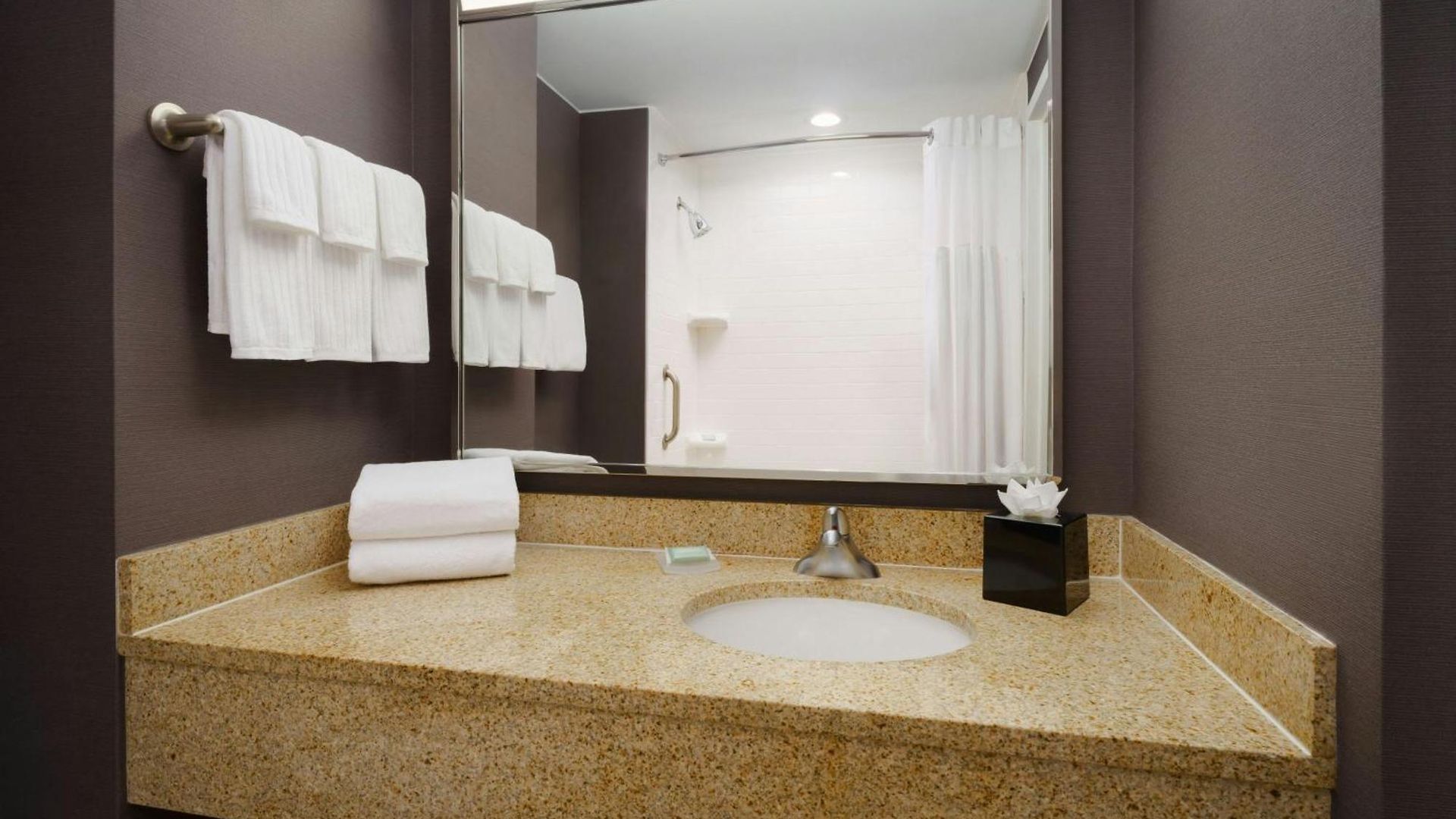 Courtyard By Marriott Manhattan Upper East Side Hotel