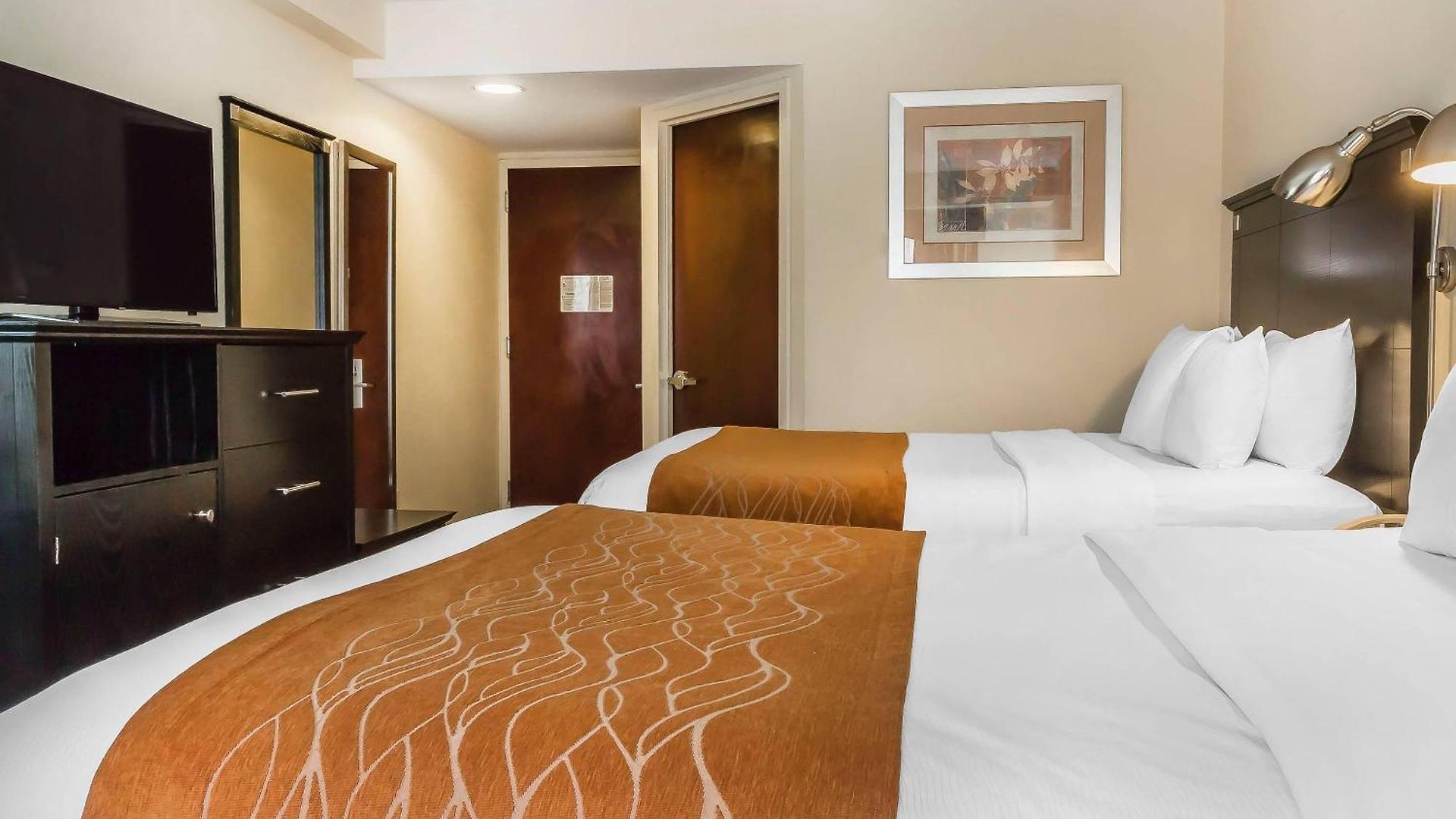 Comfort & Laguardia Airport Hotel