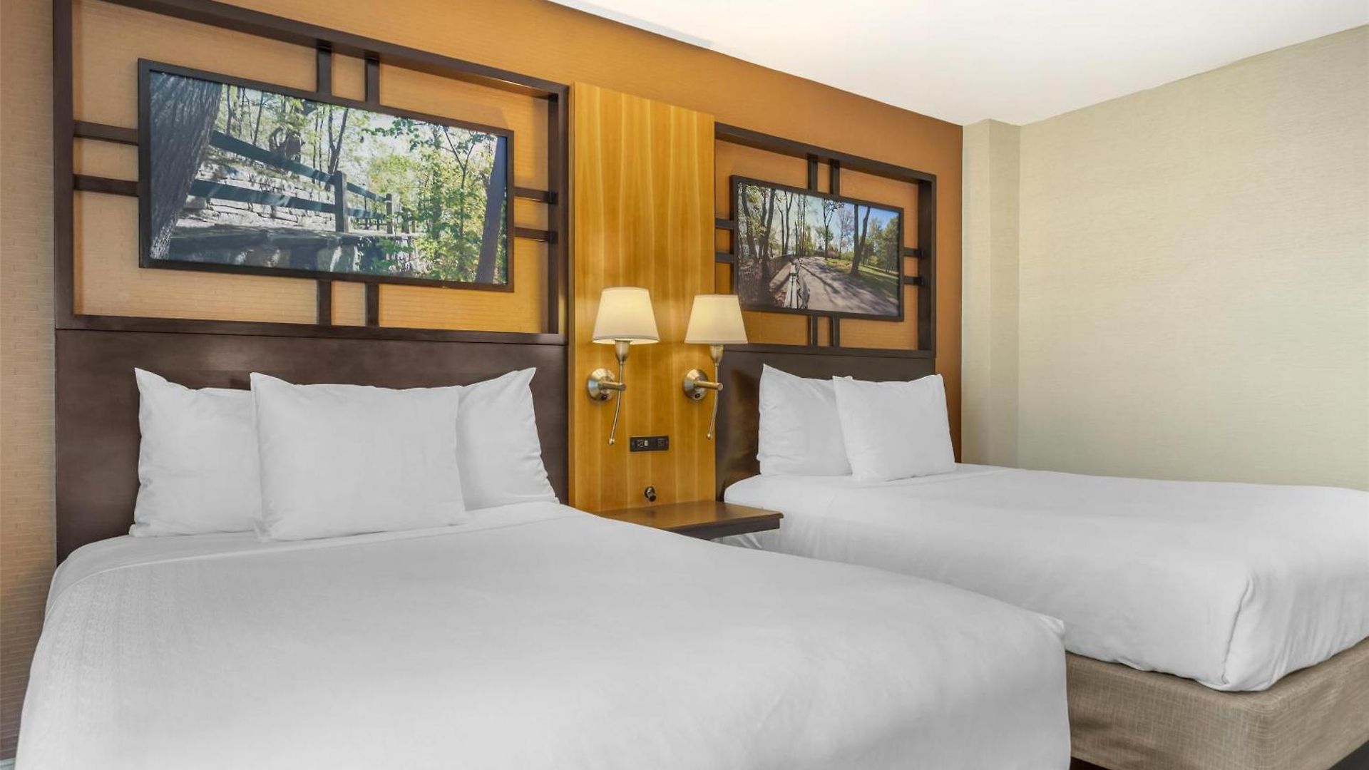 Western Queens Gold Coast 3* New York