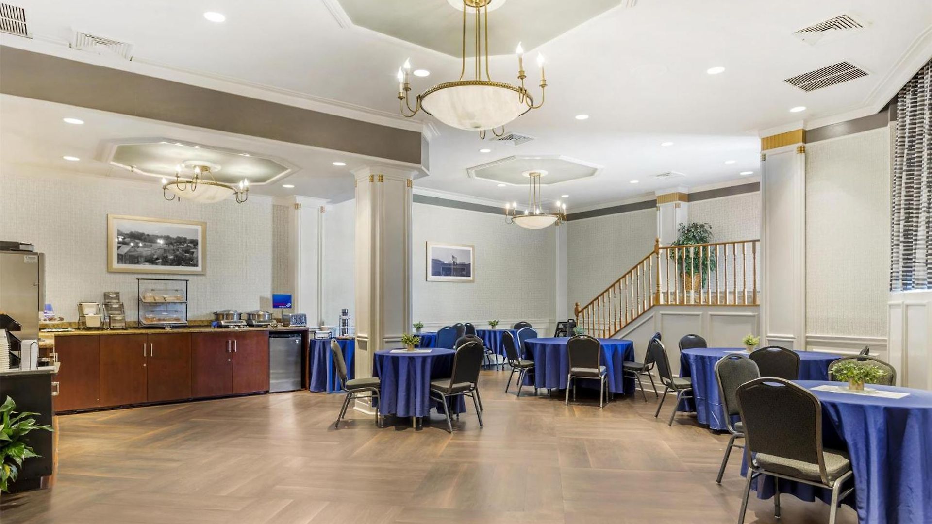 Western Queens Gold Coast Hotel 3*