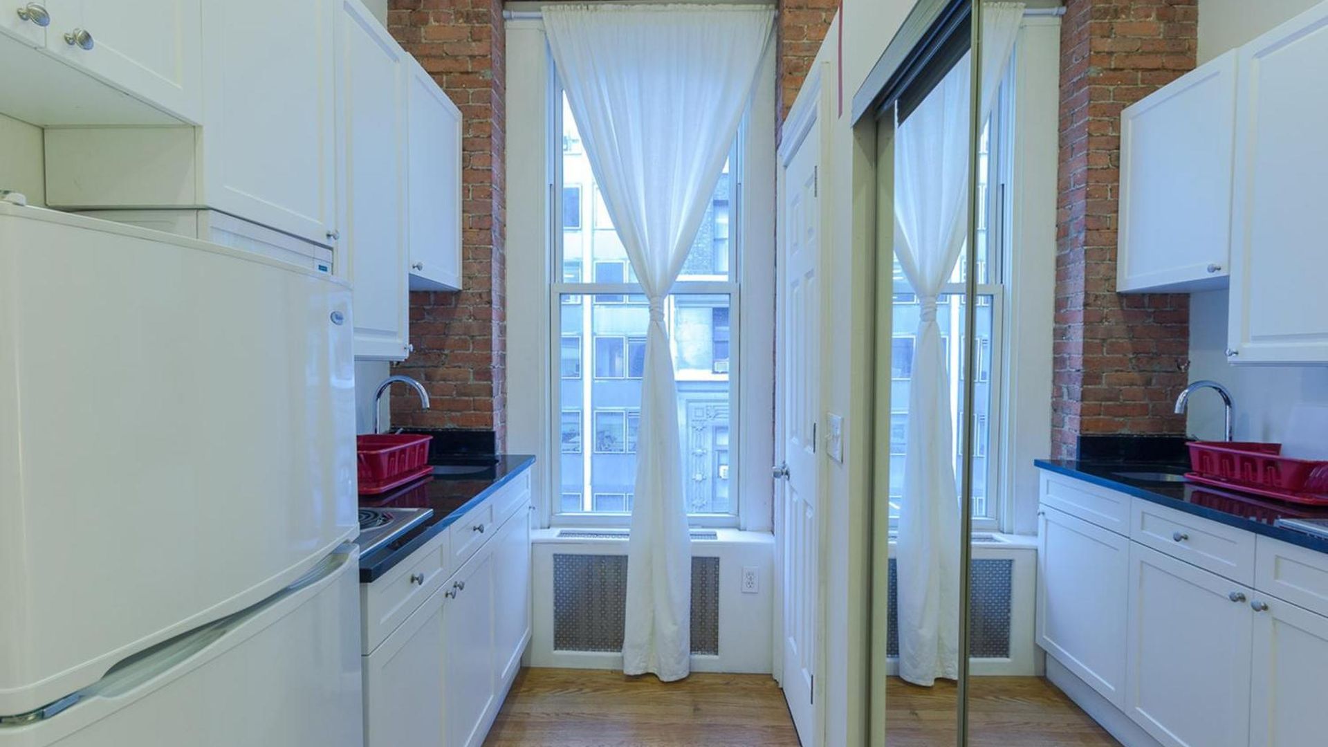 - Cozy Apartment *