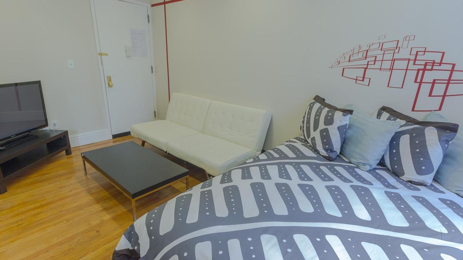 - Cozy Apartment *