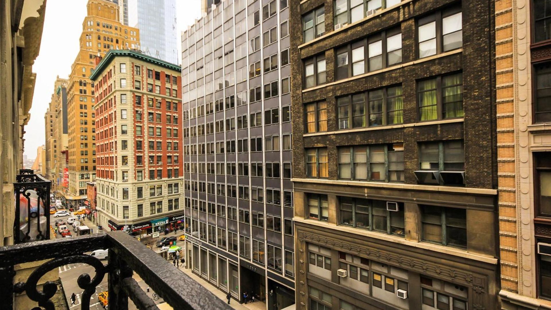 - Cozy Apartment New York