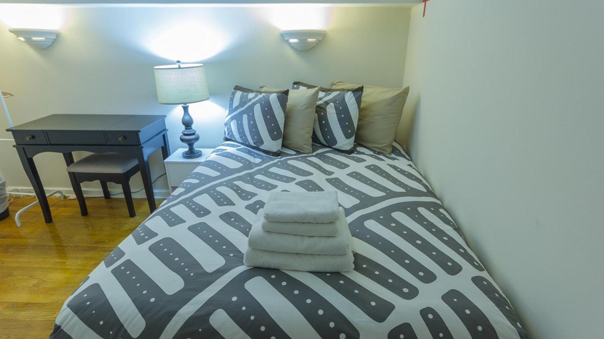 - Cozy Apartment