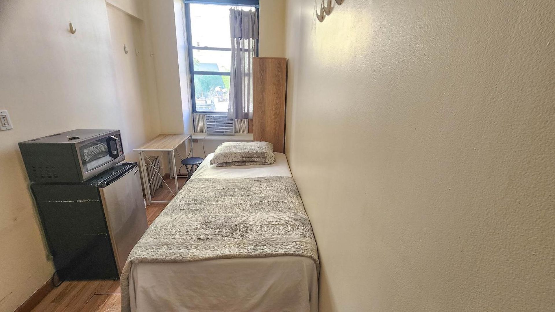 West 30th Street Hostel *