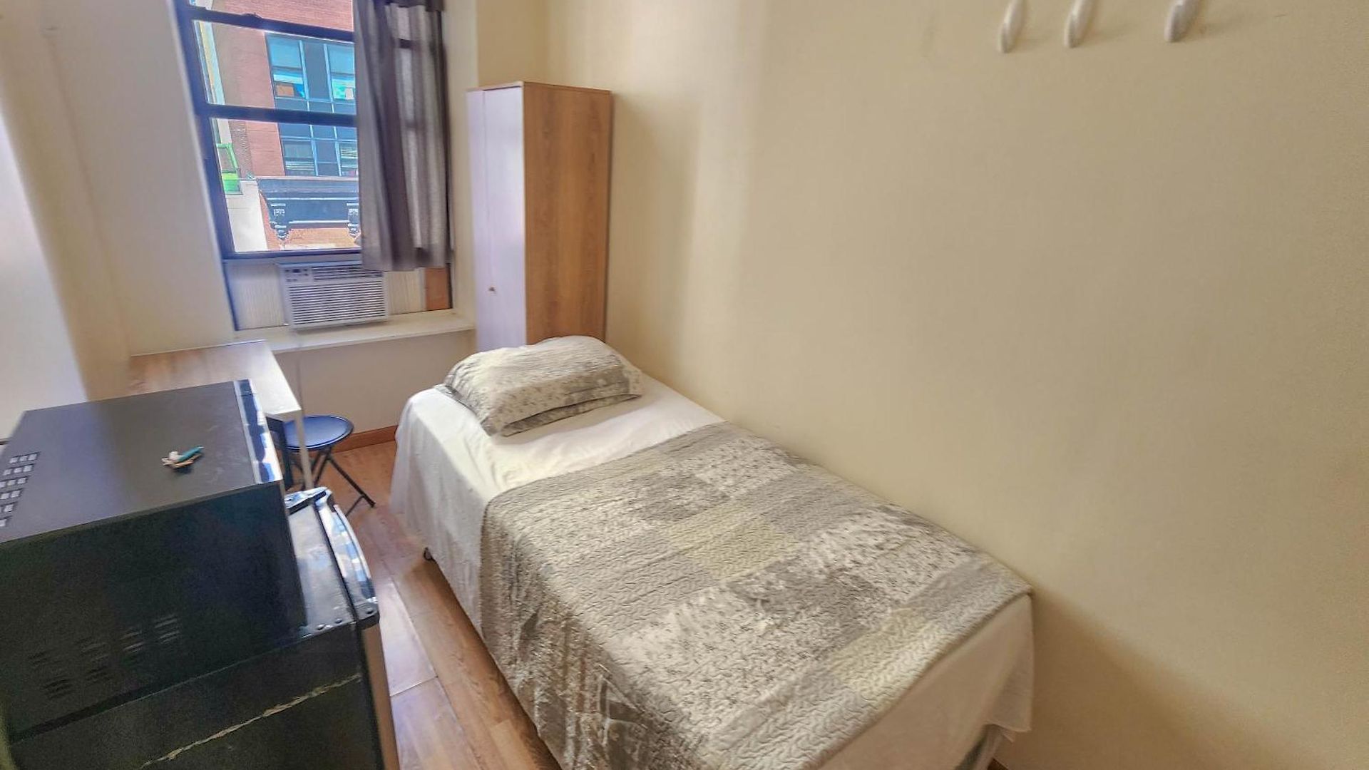West 30th Street Hostel